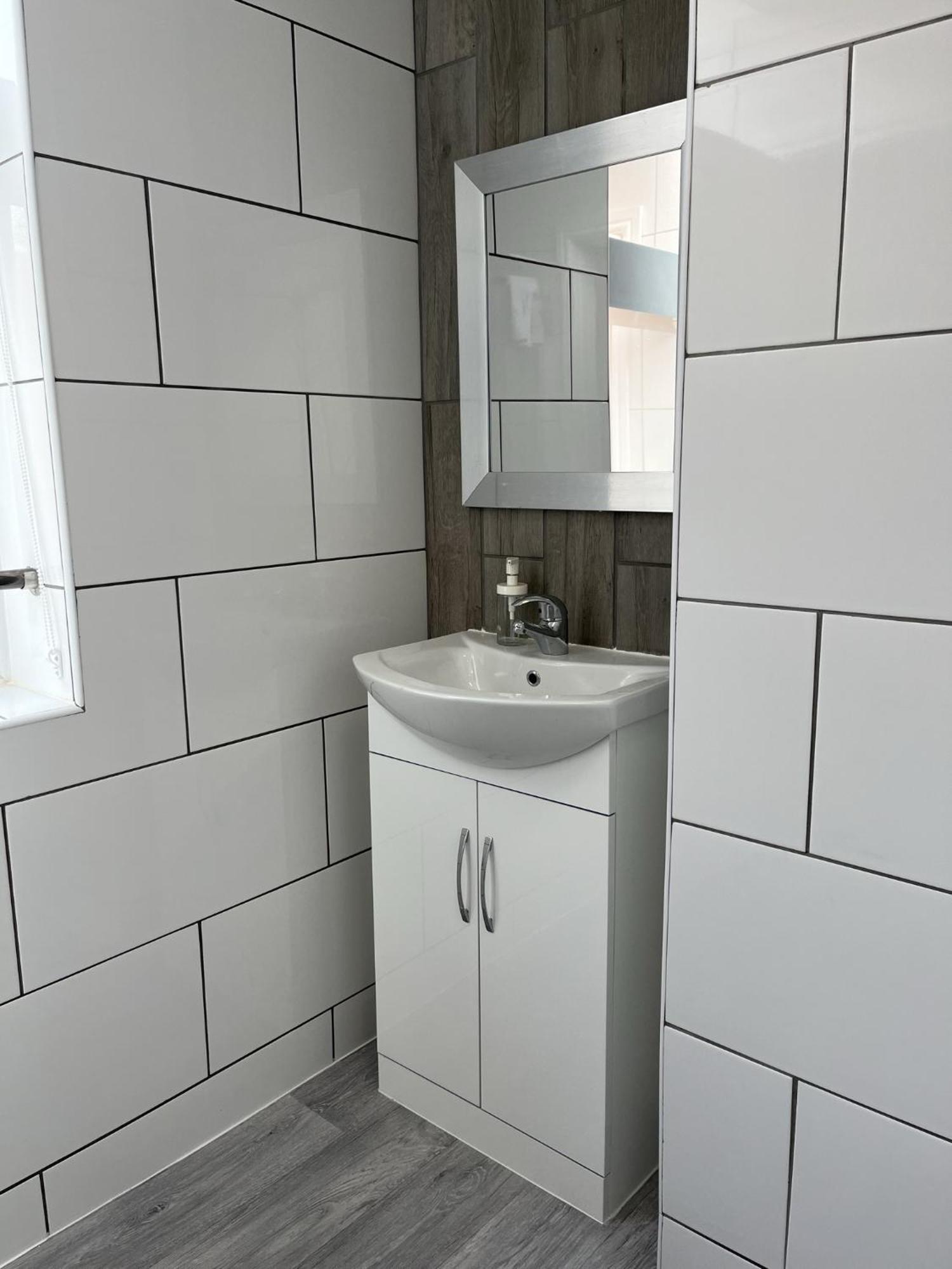 Modern 1 Bed Studios For Comfy Stay In Preston Preston  Rum bild